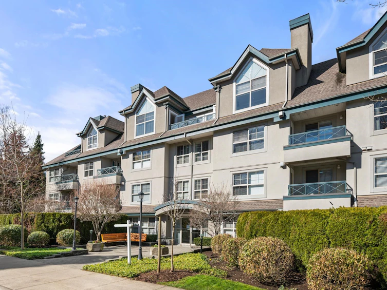 207-15325 17 Avenue, Surrey, BC, V4A 1T8