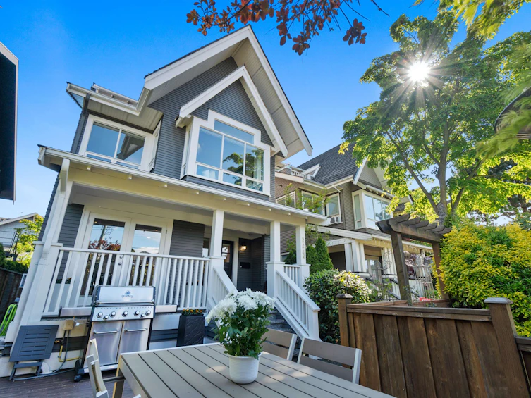 2962 Point Grey Road, Vancouver, BC, V6K 1B1