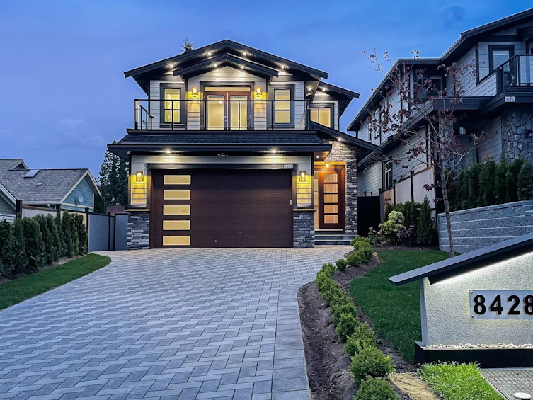8428 Centre Street, Delta, BC, V4C 3X4
