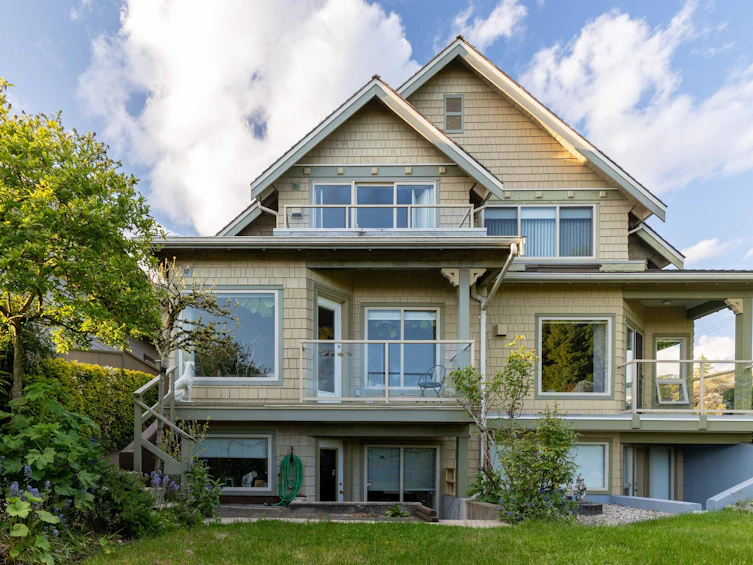 1207 Marine Drive, West Vancouver, BC, V7T 1B4