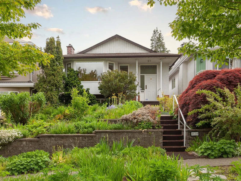 3128 W 26th Avenue, Vancouver BC V6L 1V8