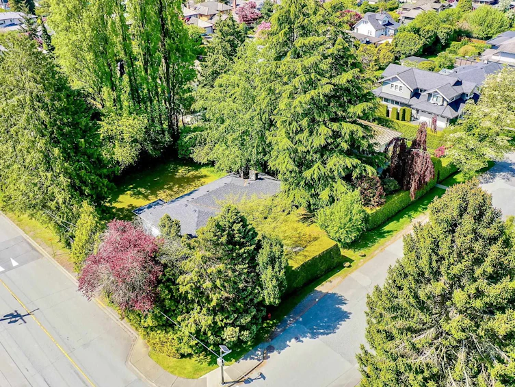 2210 Jefferson Avenue, West Vancouver, BC, V7V 2A8