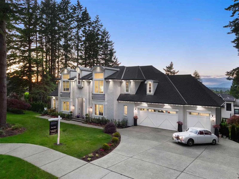 14677 28th Avenue, Surrey BC V4P 1P4