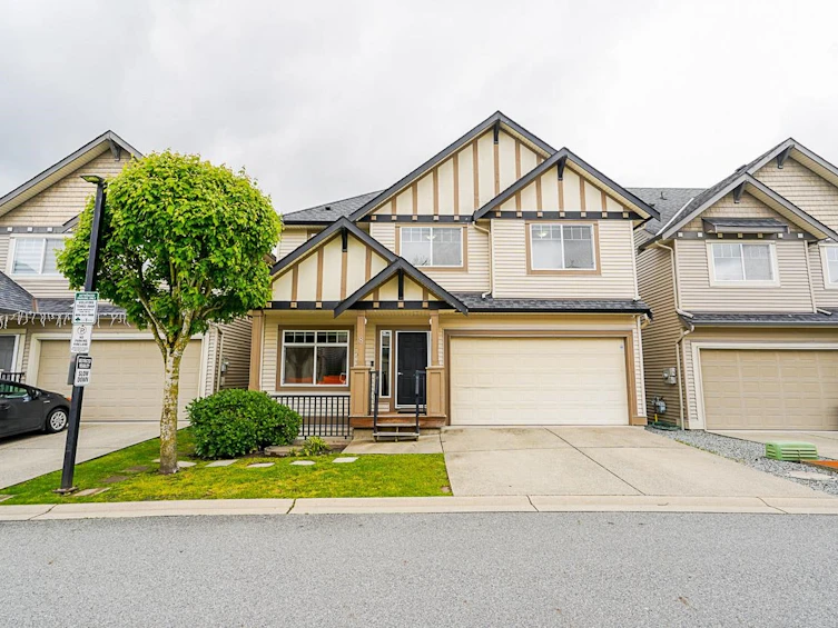 8-6195 168 Street, Surrey, BC, V3W 5S3