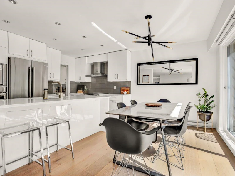 207 - 2893 W 41st Avenue, Vancouver BC V6N 3C5