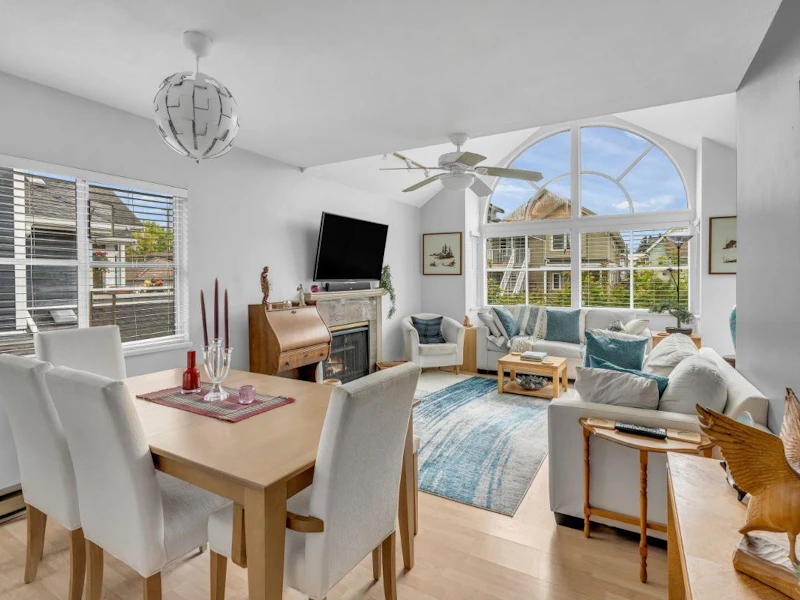 205 - 2960 E 29th Avenue, Vancouver BC V5R 5Z5