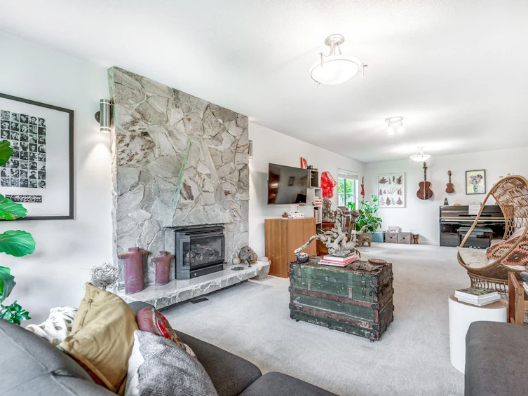 16063 13 Avenue, Surrey, BC, V4A 6W2