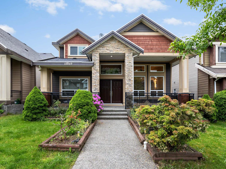 15069 59a Avenue, Surrey, BC, V3S 3T3
