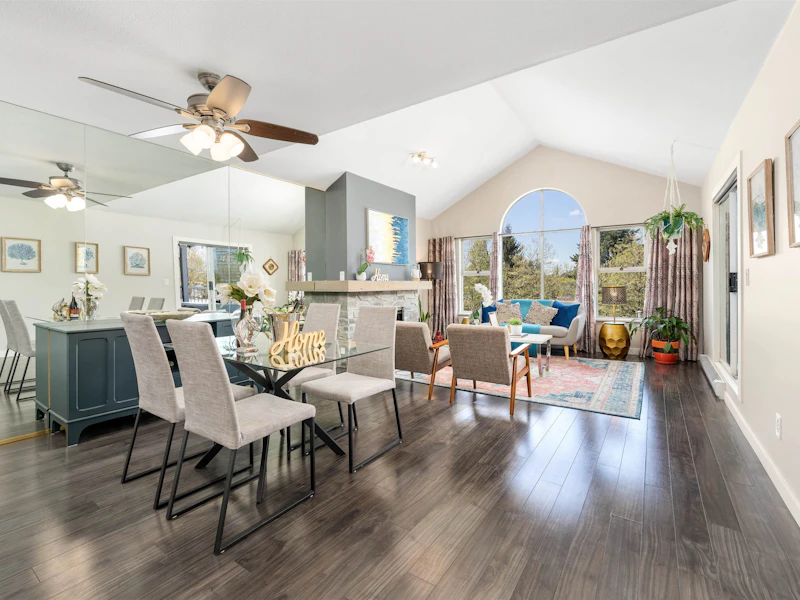 23 - 10070 137a Street, Surrey BC V3T 5M6