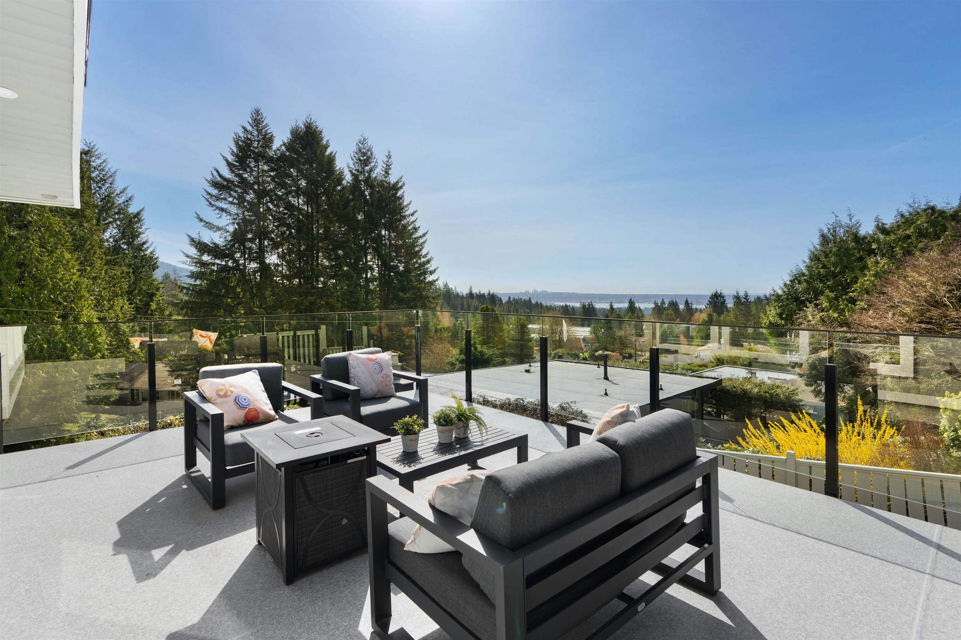89 Glenmore Drive, West Vancouver, BC, V7S 1A9