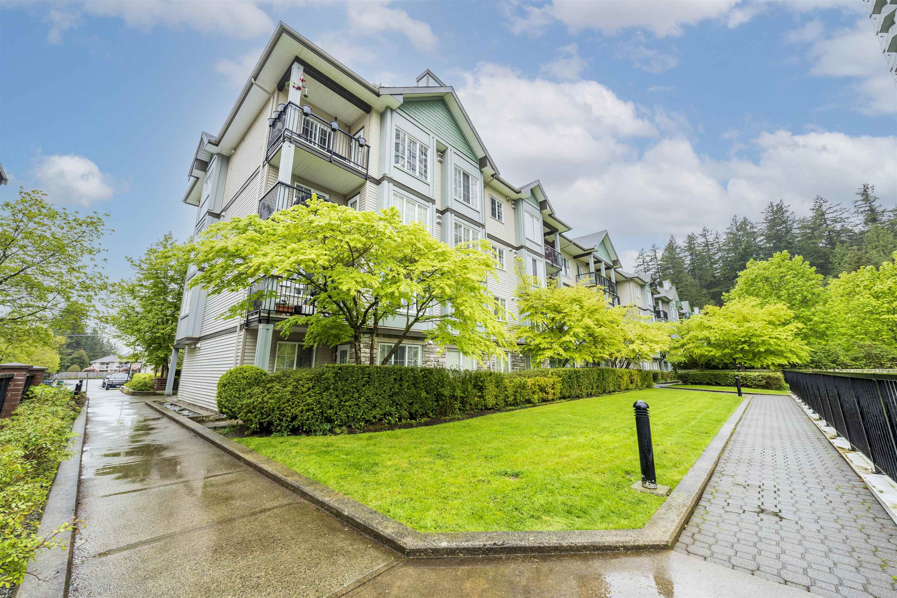 302-14877 100 Avenue, Surrey, BC, V3R 3H1