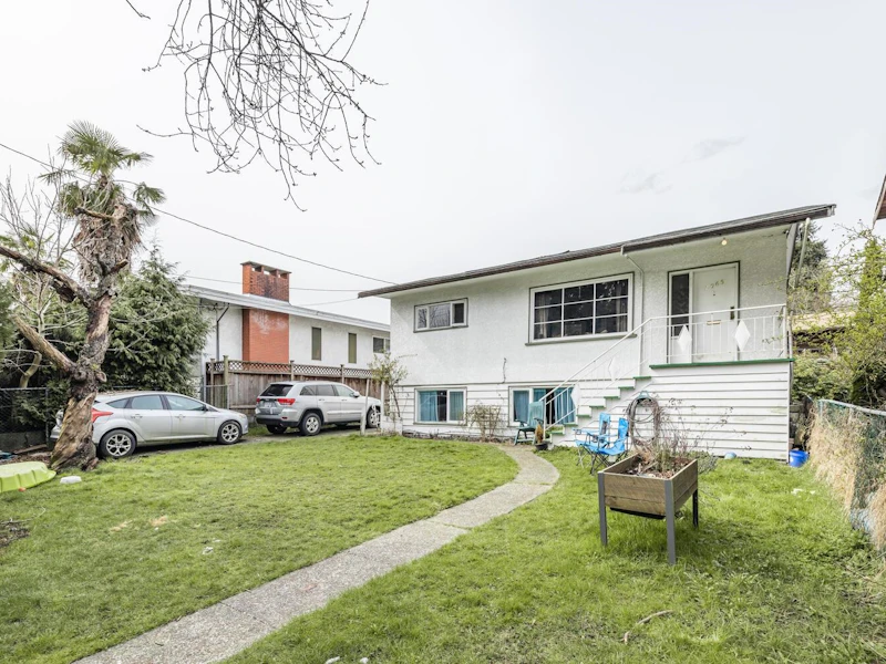 7965 10th Avenue, Burnaby BC V3N 2S3