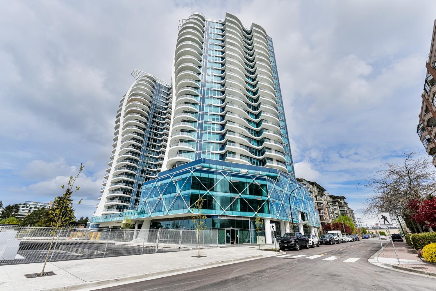 604-1501 Foster Street, Surrey, BC, V4B 0C3