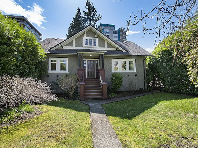 4684 W 9th Avenue, Vancouver BC V6R 2E4