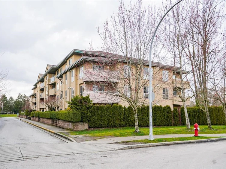 206-13780 76 Avenue, Surrey, BC, V3W 1E5