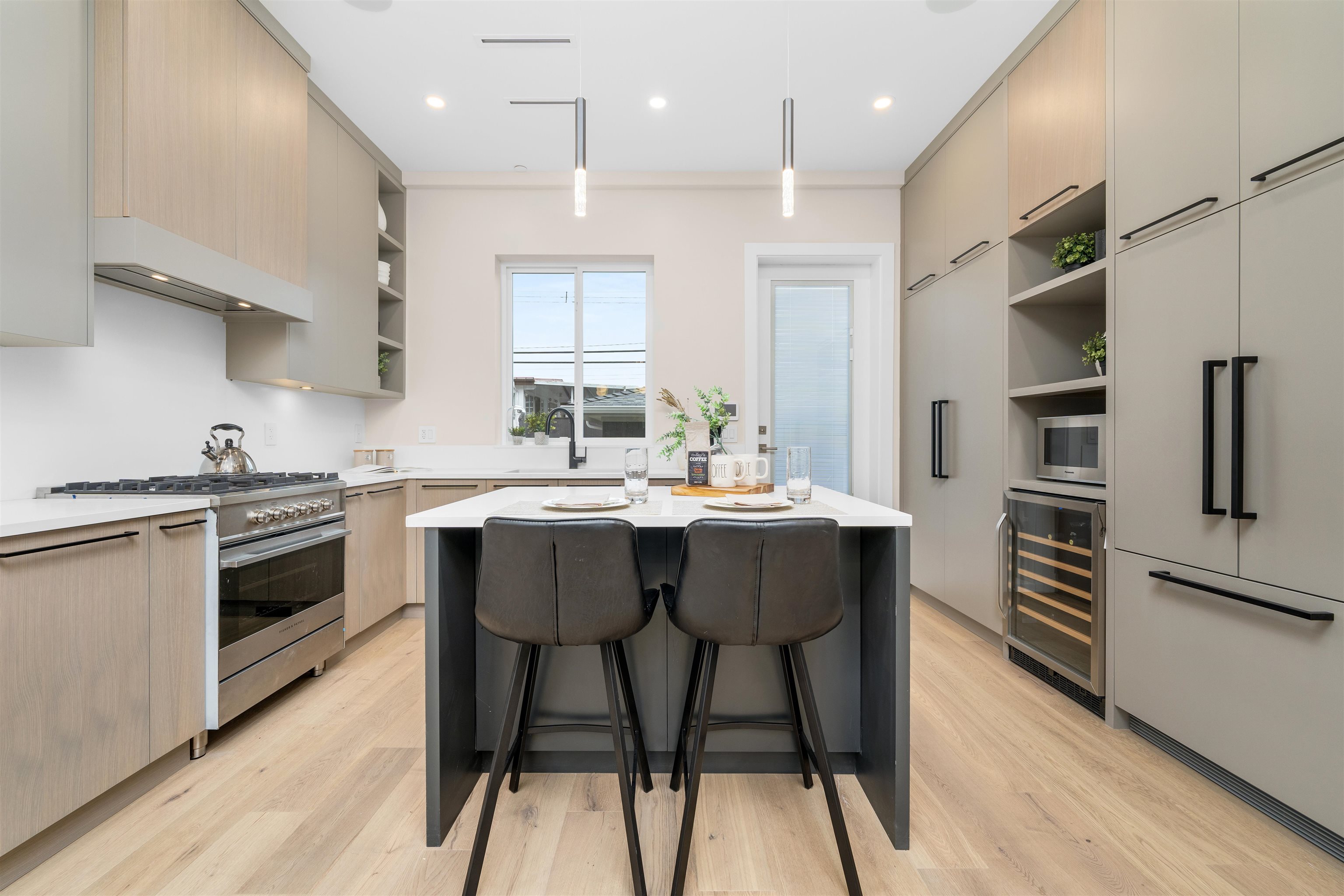 4246 Victoria Drive, Vancouver, BC, V5N 4N4