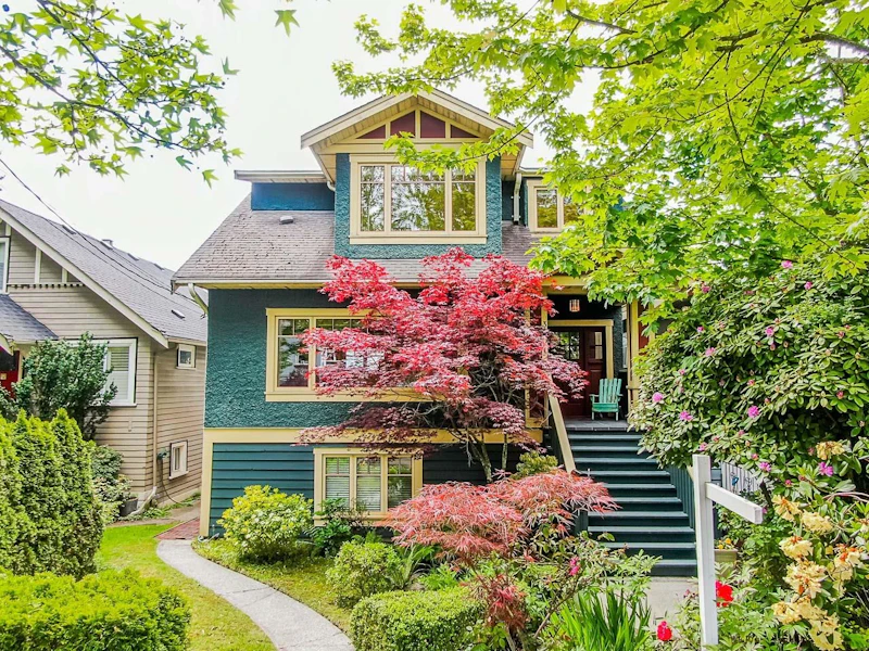 3907 Tupper Street, Vancouver BC V5Z 3C1