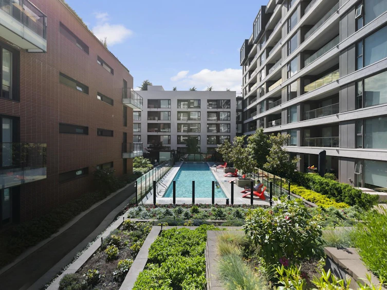 204-1561 West 57th Avenue, Vancouver, BC, V6P 0H5