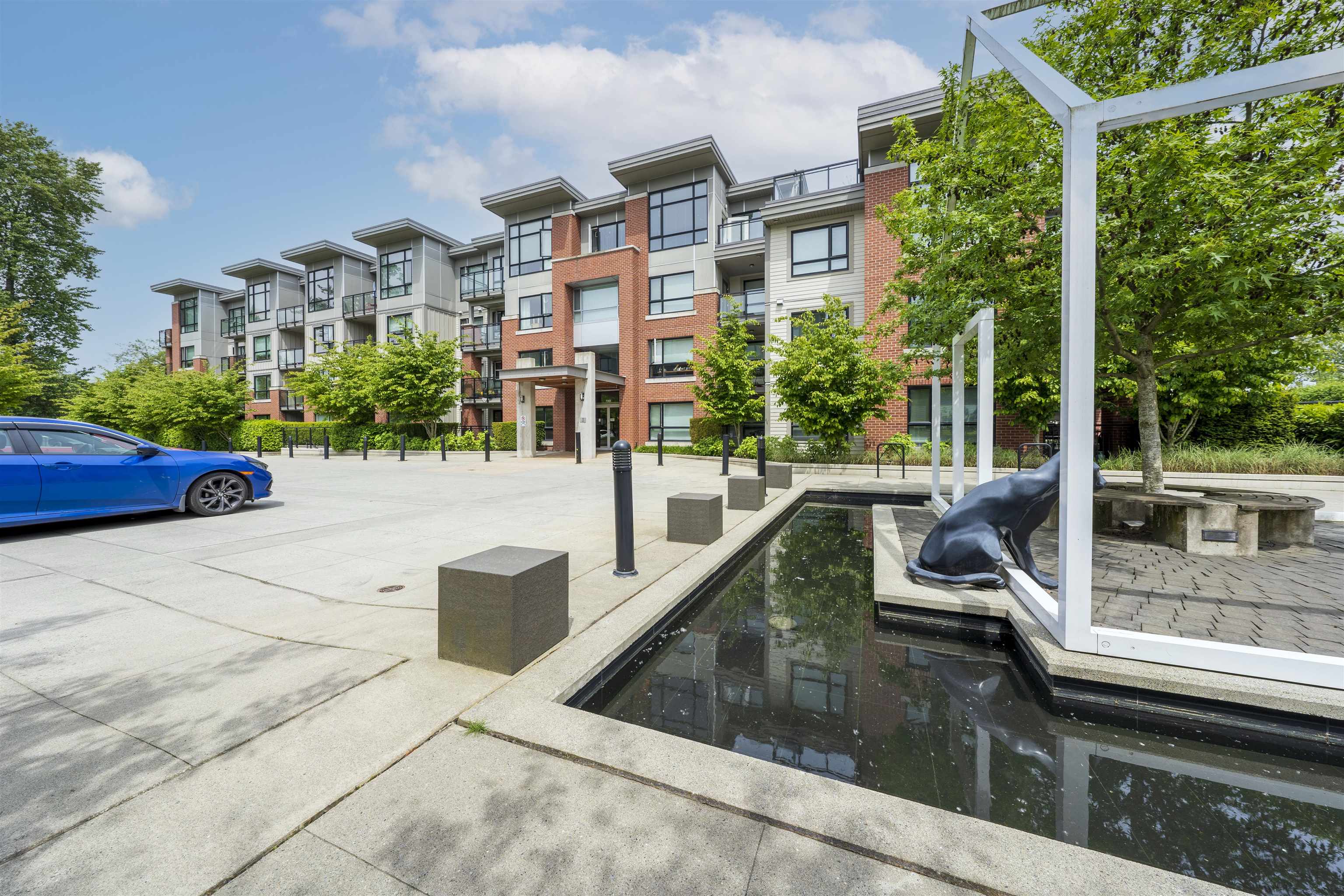 101-7088 14th Avenue, Burnaby, BC, V3N 0E7