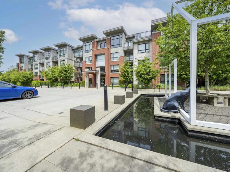 101-7088 14th Avenue, Burnaby, BC, V3N 0E7