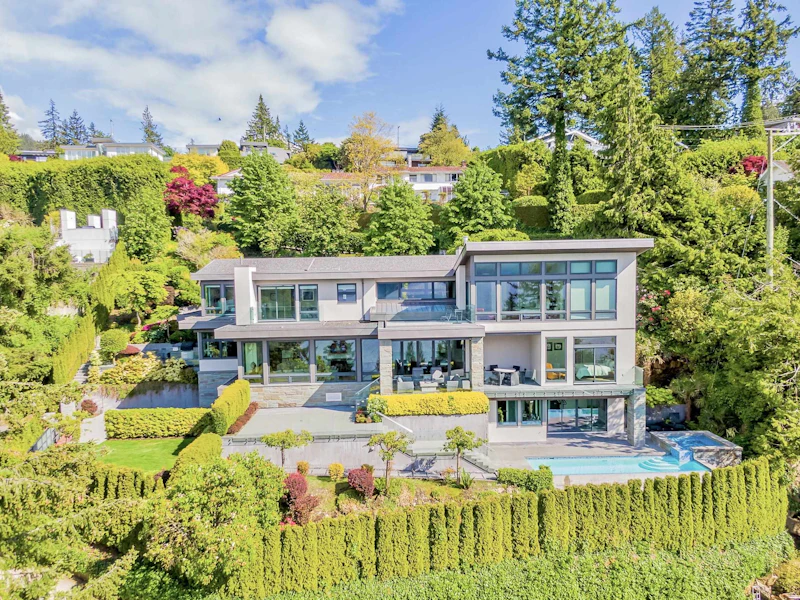 6255 St. Georges Crescent, West Vancouver BC V7W 1Z3