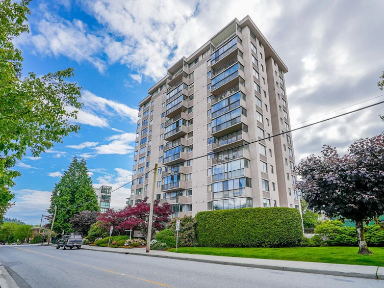 702-555 13th Street, West Vancouver, BC, V7T 2N8