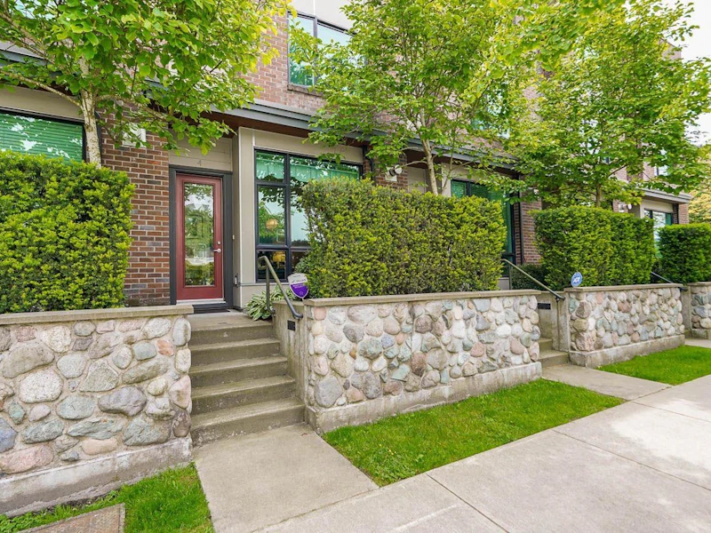 4 - 230 Salter Street, New Westminster BC V3M 0G1