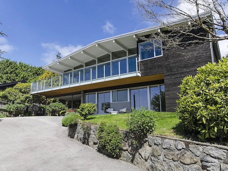 4045 Bayridge Avenue, West Vancouver, BC, V7V 3J9