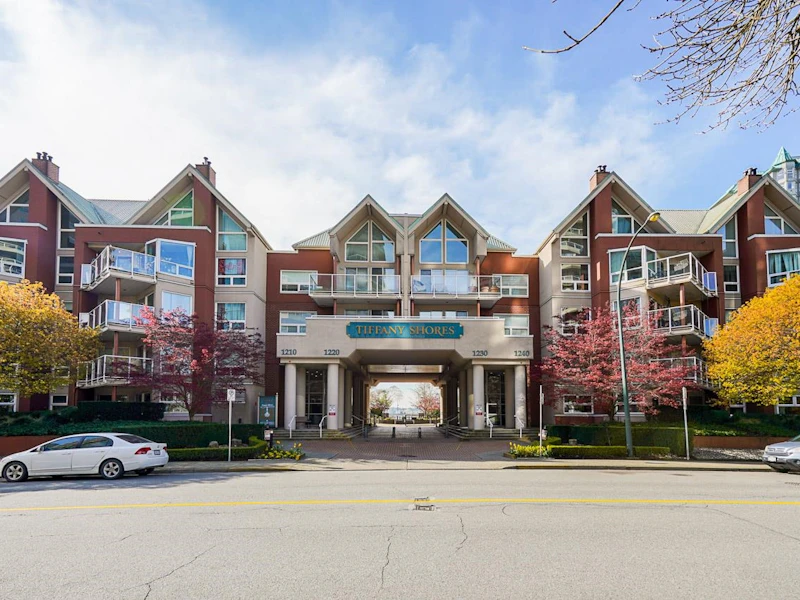 304 - 1230 Quayside Drive, New Westminster BC V3M 6H1