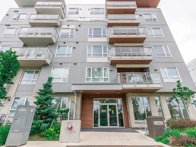 114-13963 105 Boulevard, Surrey, BC, V3T 0M9