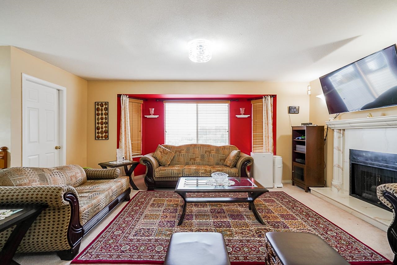 8229 167a Street, Surrey, BC, V4N 3H5