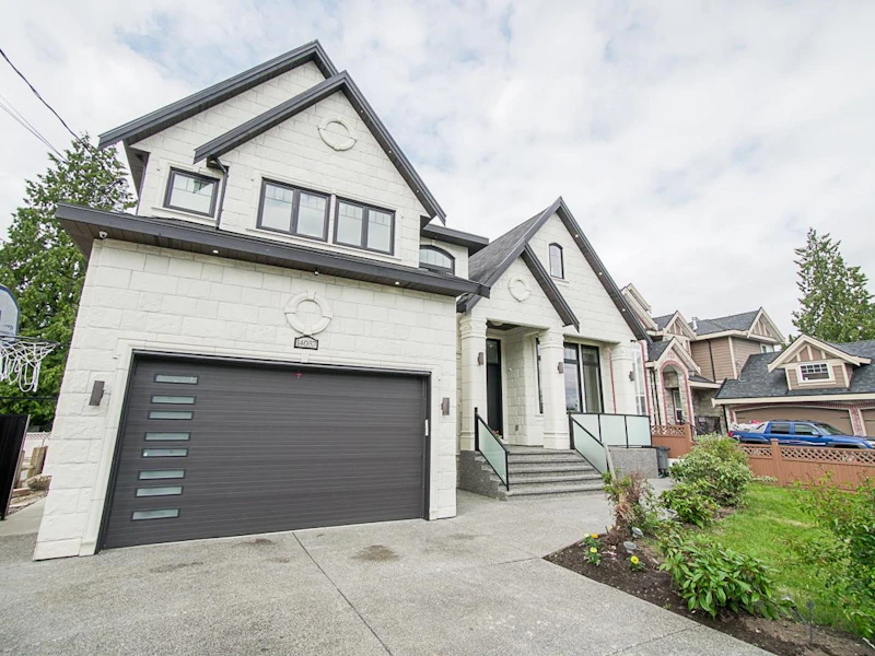 14057 102a Avenue, Surrey BC V3T 1R1