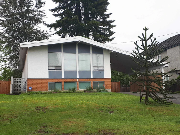 6797 Winch Street, Burnaby, BC, V5B 2L7