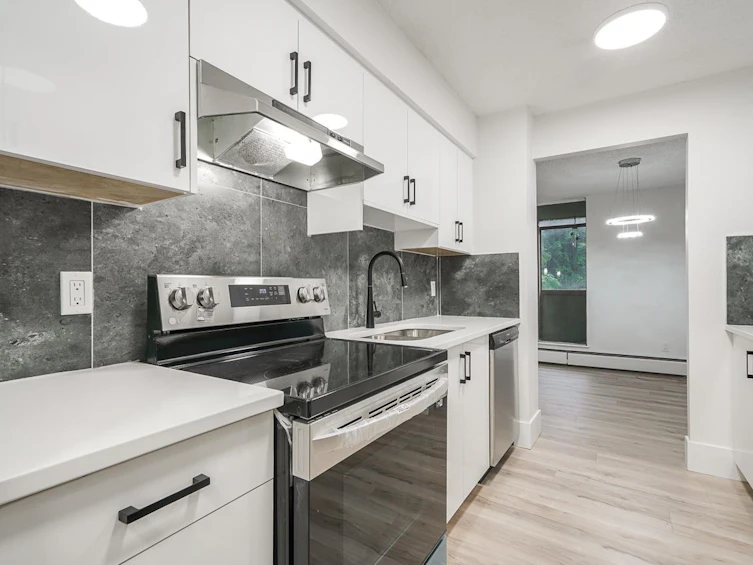 604-2024 Fullerton Avenue, North Vancouver, BC, V7P 3G4