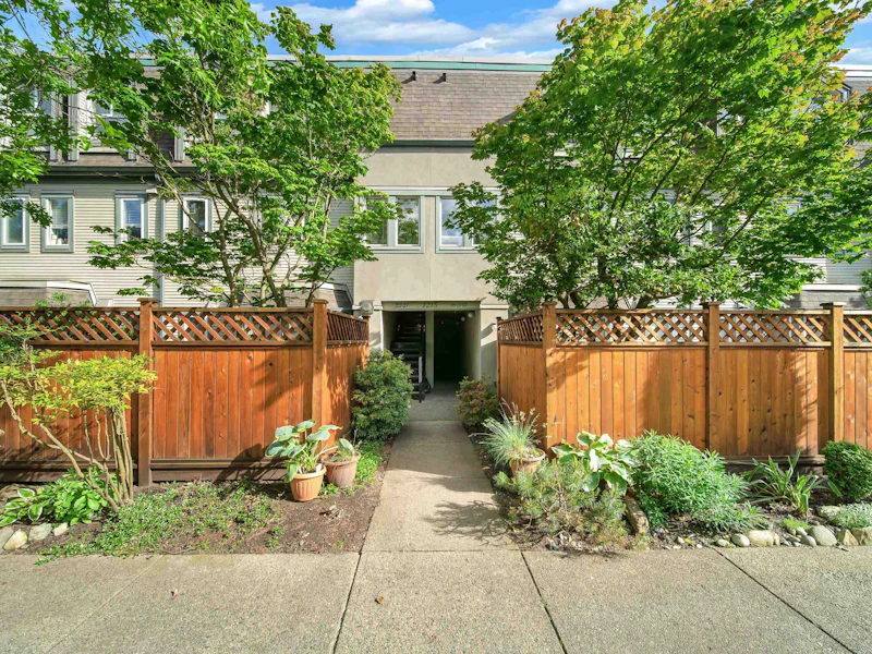 10 - 1215 Brunette Avenue, Coquitlam BC V3K 6W2