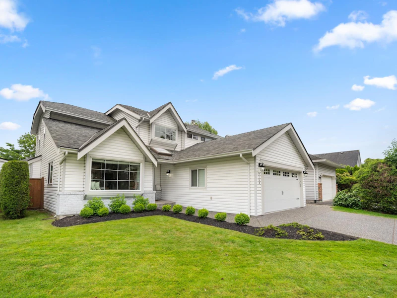 9758 205a Street, Langley BC V1M 2H5