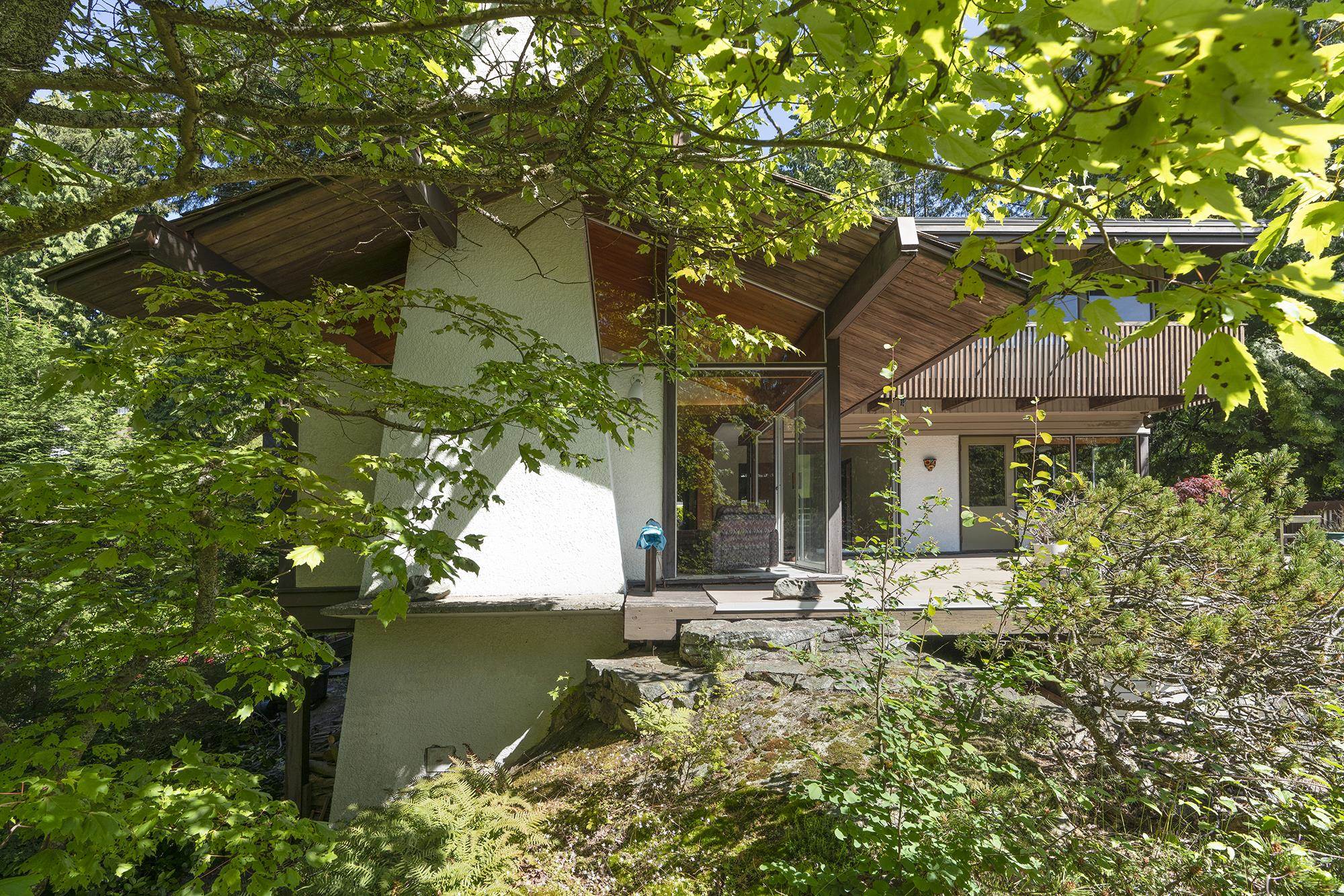 4990 Keith Road, West Vancouver, BC, V7W 2N1