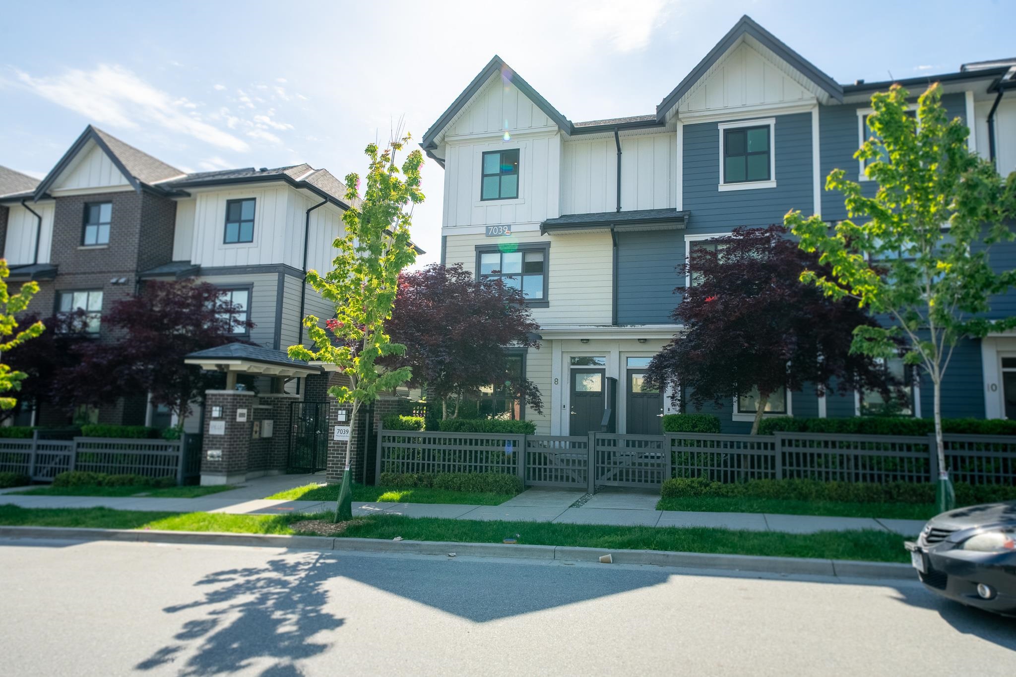 8-7039 Macpherson Avenue, Burnaby, BC, V5J 4N4