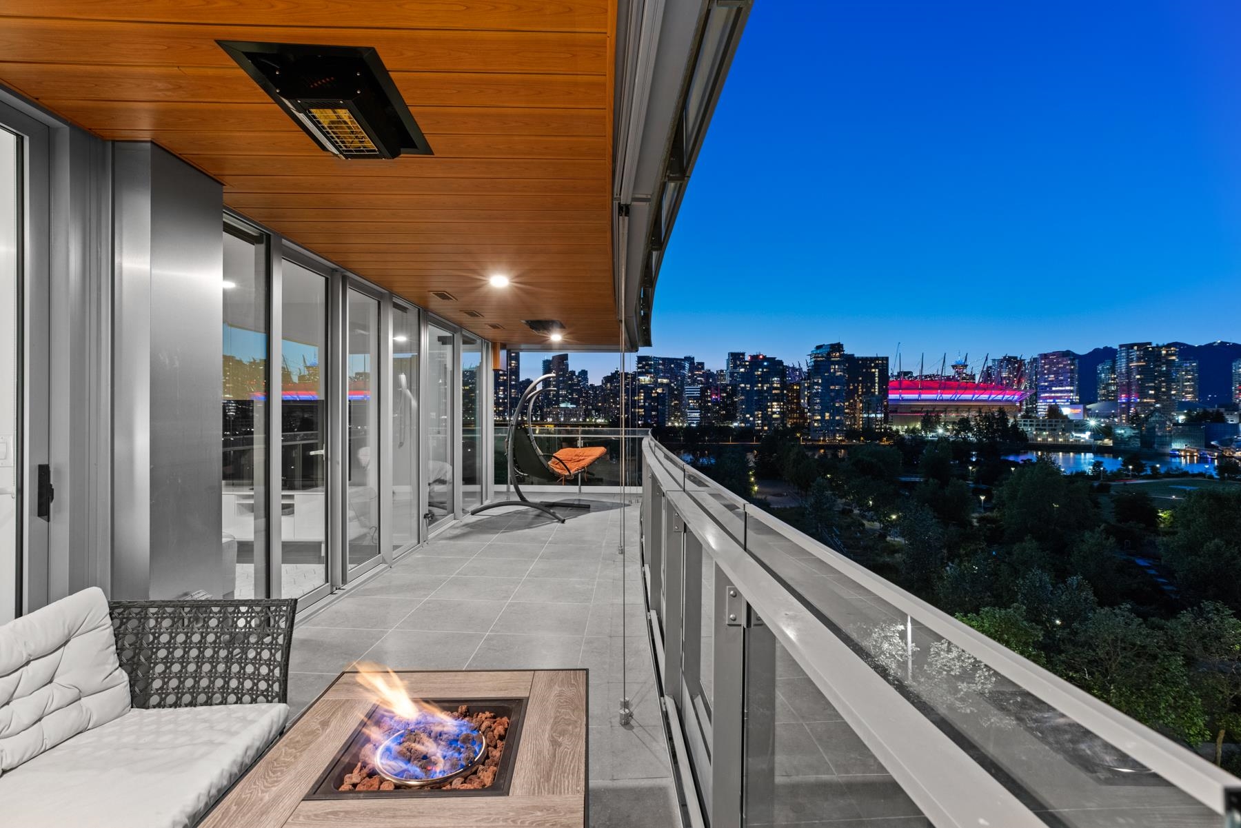 807-1768 Cook Street, Vancouver, BC, V5Y 0N3