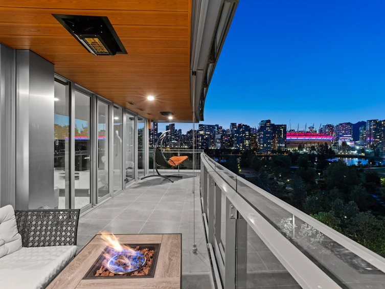 807-1768 Cook Street, Vancouver, BC, V5Y 0N3