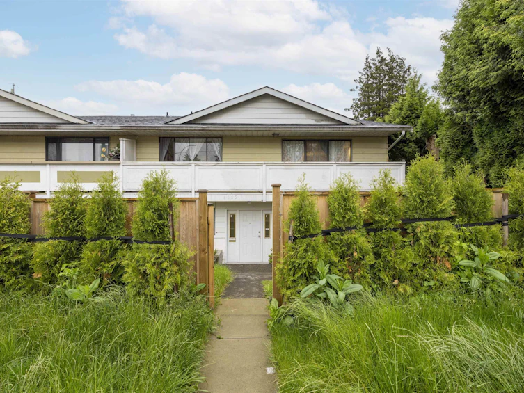 6922 Canada Way, Burnaby, BC, V5E 3R5