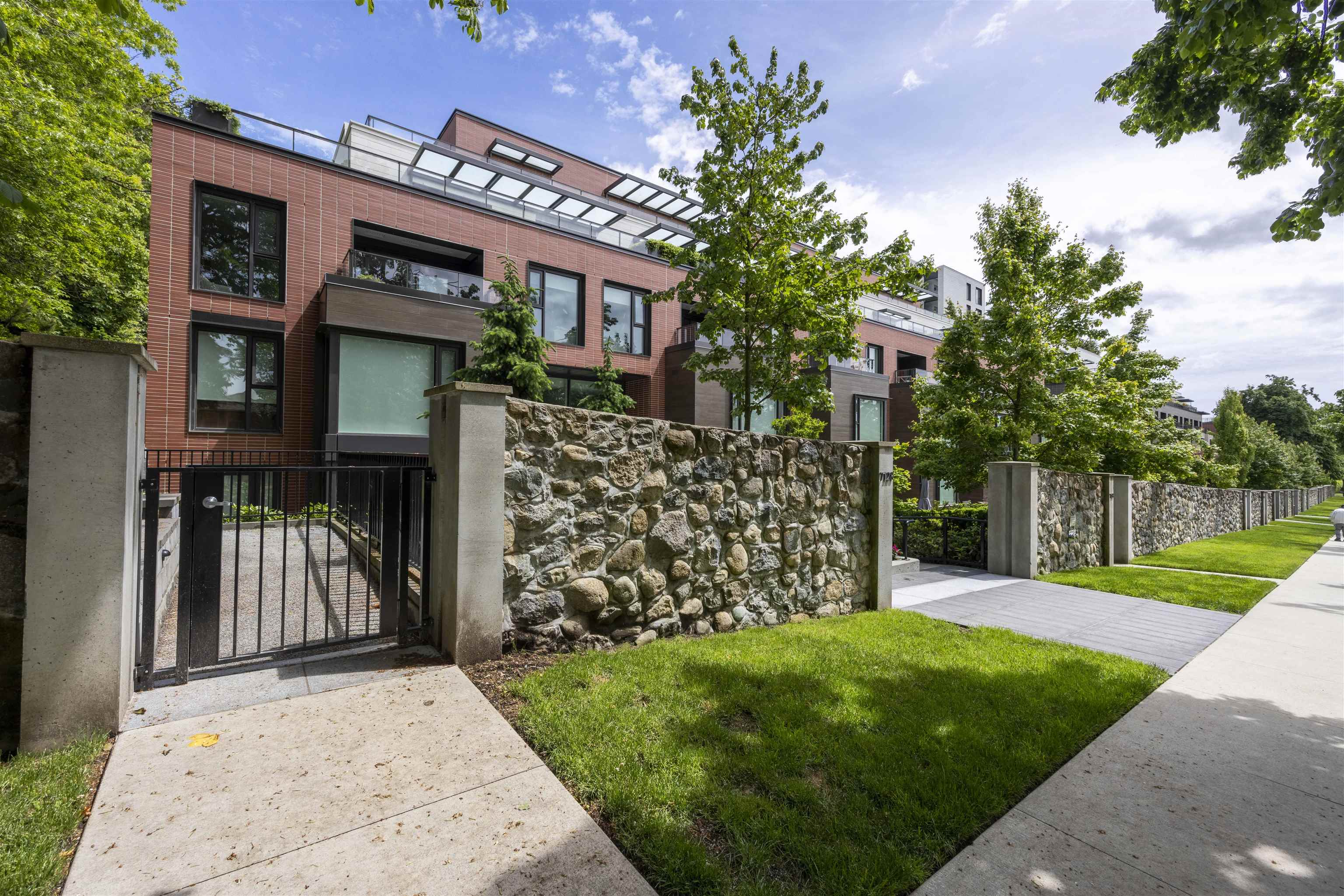 501-7128 Adera Street, Vancouver, BC, V6P 0H6