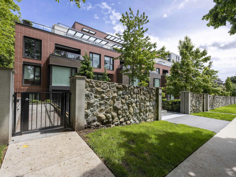 501-7128 Adera Street, Vancouver, BC, V6P 0H6