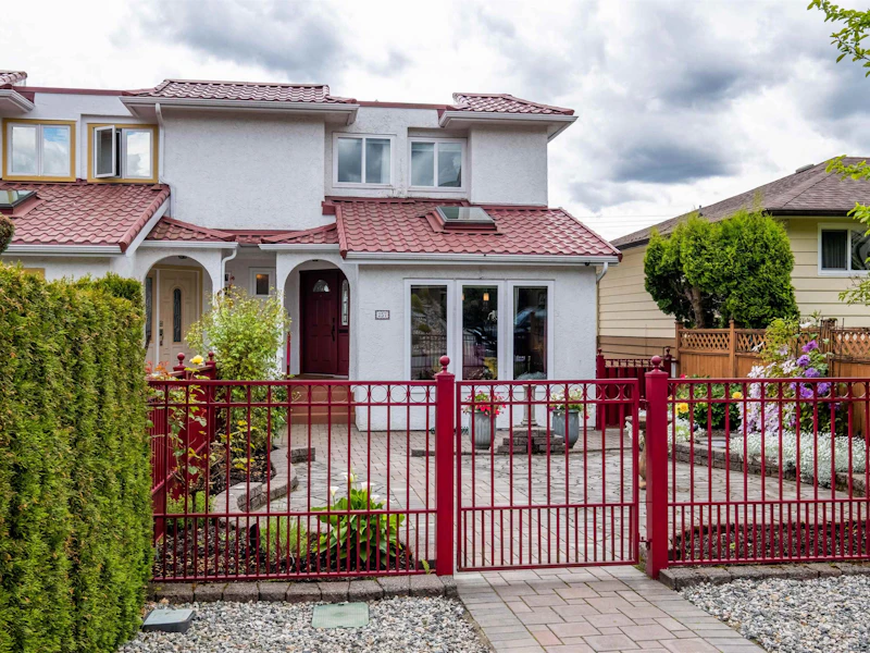 257 E 5th Street, North Vancouver BC V7L 1L8