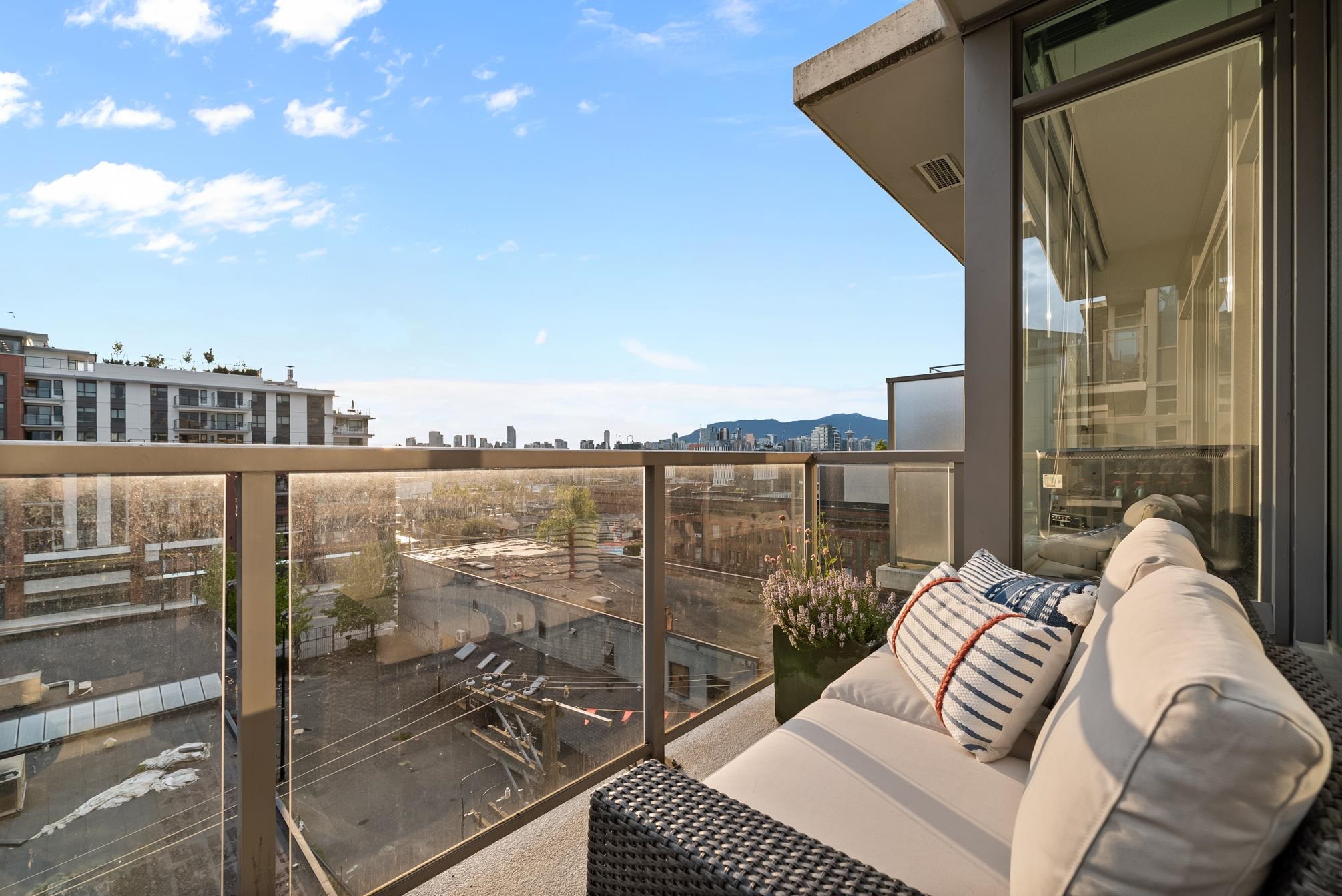 815-250 E 6th Avenue, Vancouver, BC, V5T 0B7