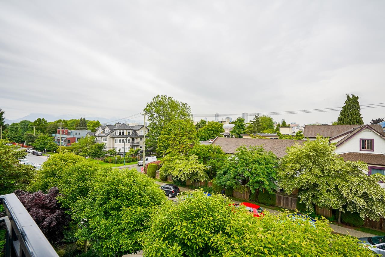 1739 Maple Street, Vancouver, BC, V6J 3S5