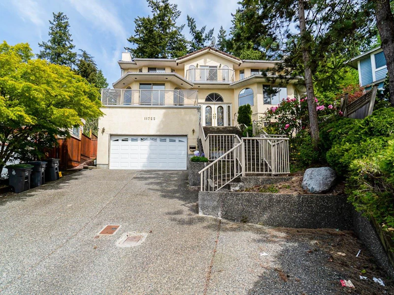 11722 99a Avenue, Surrey BC V3V 7K5