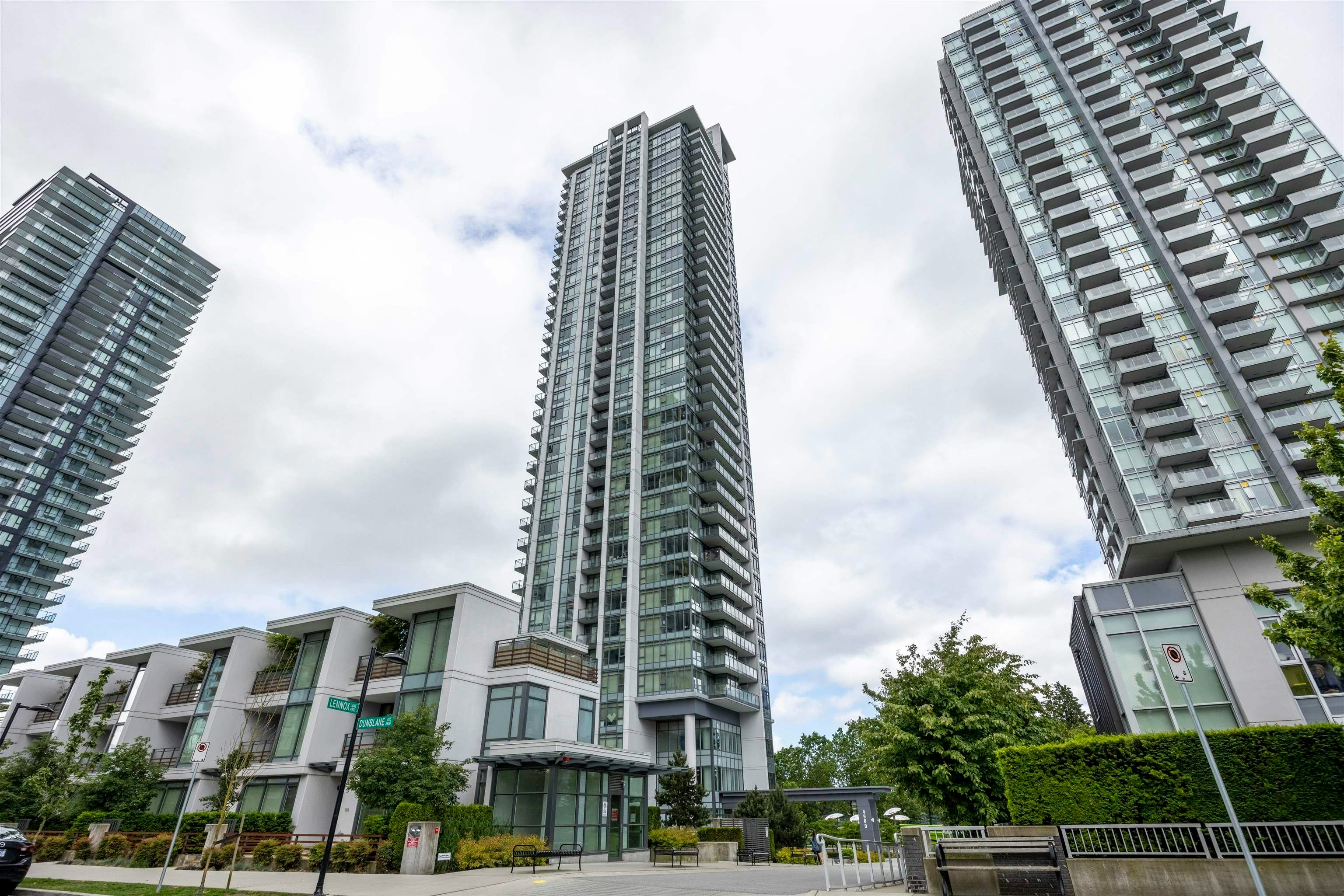 1008-4900 Lennox Lane, Burnaby, BC, V5H 0G9