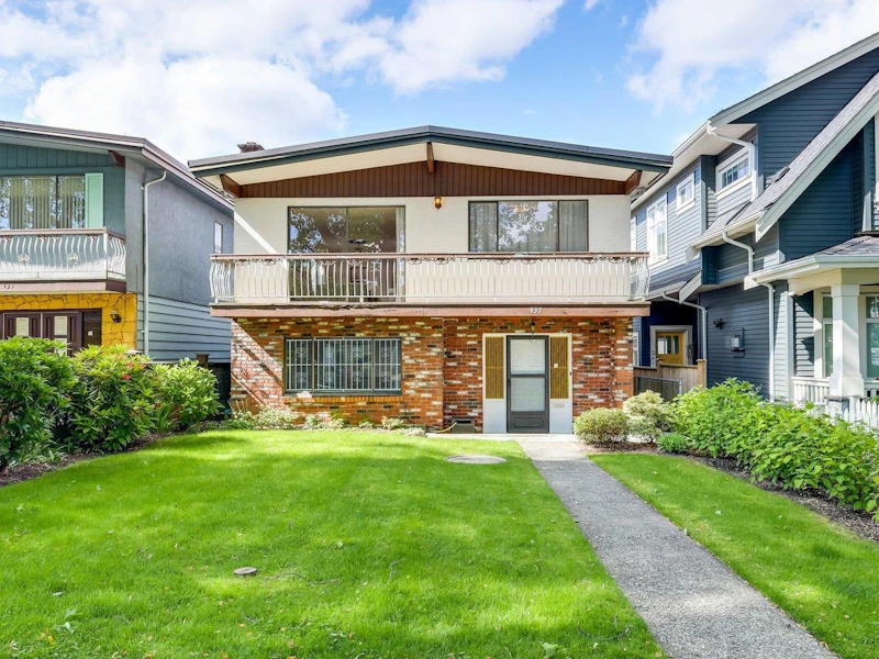 937 E 24th Avenue, Vancouver BC V5V 2A8