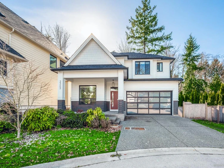 3323 147 Street, Surrey, BC, V4P 1Z8